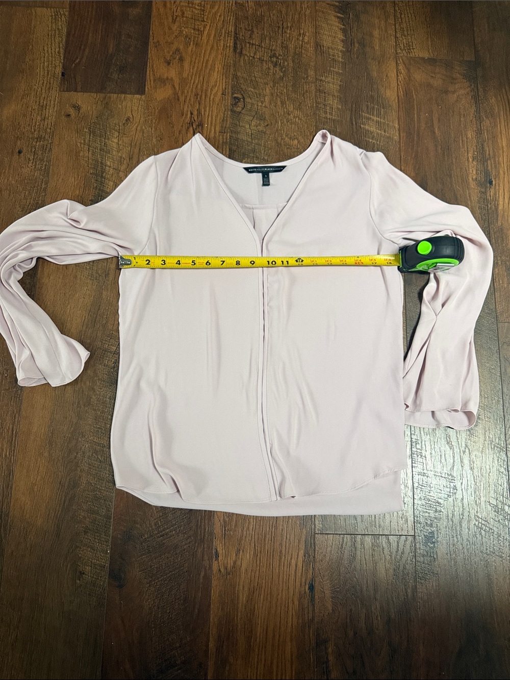 White House Black Market Soft Pink V-Neck Blouse - Picture 4 of 4